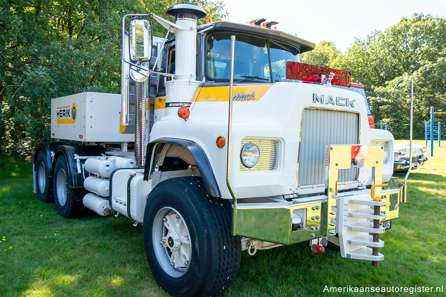 Vrachtwagens Mack DM Series uit 1973